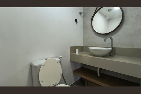 Apartamento à venda com 180m², 4 quartos e 3 vagas Apartamento à venda com 180m², 4 quartos e 3 vagasLavabo 1