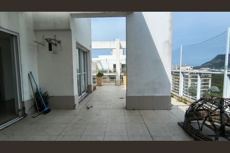 Apartamento à venda com 180m², 4 quartos e 3 vagas Apartamento à venda com 180m², 4 quartos e 3 vagasCobertura