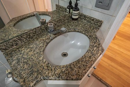 Apartamento para alugar com 51m², 2 quartos e 1 vaga Apartamento para alugar com 51m², 2 quartos e 1 vagaBanheiro