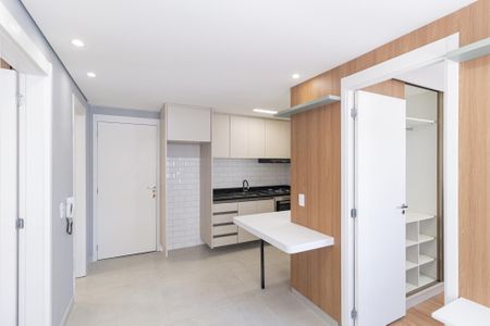 Sala de apartamento para alugar com 2 quartos, 36m² em Chacara Santa Lucia dos Ypes, Carapicuíba
