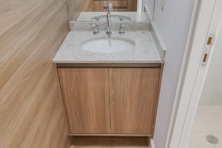 Studio para alugar com 31m², 1 quarto e 1 vaga Studio para alugar com 31m², 1 quarto e 1 vagaBanheiro