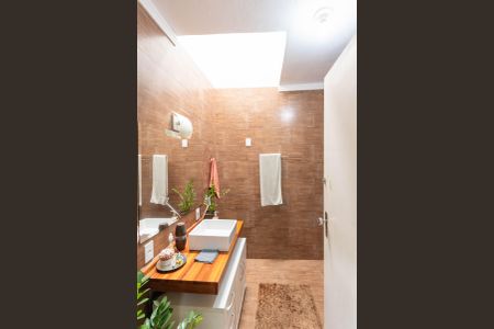 Casa à venda com 195m², 4 quartos e 3 vagasBanheiro