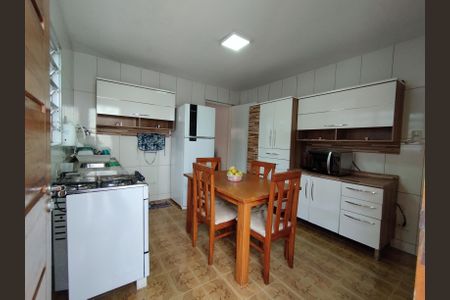 Casa para alugar com 50m², 1 quarto e 3 vagas Casa para alugar com 50m², 1 quarto e 3 vagasCozinha - Armários