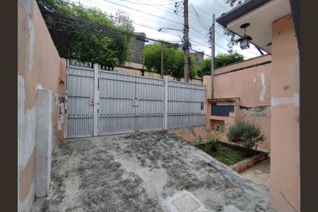 Casa para alugar com 50m², 1 quarto e 3 vagas Casa para alugar com 50m², 1 quarto e 3 vagasQuintal