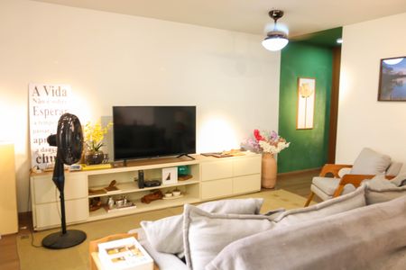 Apartamento à venda com 79m², 2 quartos e 1 vaga Apartamento à venda com 79m², 2 quartos e 1 vagaSala