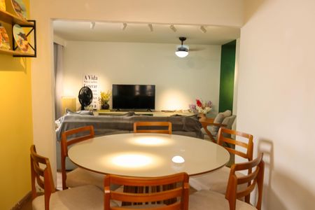 Apartamento à venda com 79m², 2 quartos e 1 vaga Apartamento à venda com 79m², 2 quartos e 1 vagaSala