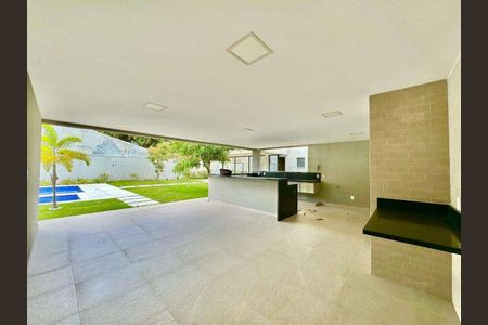 Casa de condomínio à venda com 732m², 5 quartos e 4 vagas