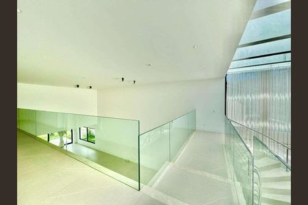 Casa de condomínio à venda com 732m², 5 quartos e 4 vagas