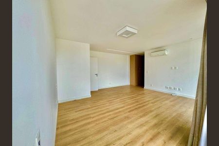 Casa de condomínio à venda com 732m², 5 quartos e 4 vagas