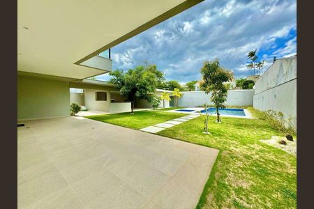 Casa de condomínio à venda com 732m², 5 quartos e 4 vagas