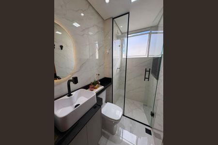 Banheiro de apartamento à venda com 2 quartos, 50m² em Chacaras Reunidas Santa Terezinha, Contagem