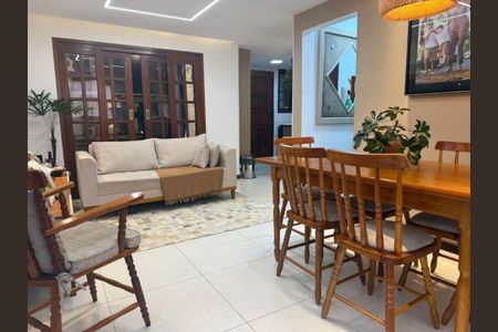 Casa à venda com 4 quartos, 100m² em Sapê, Niterói