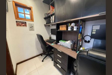 Casa à venda com 4 quartos, 100m² em Sapê, Niterói