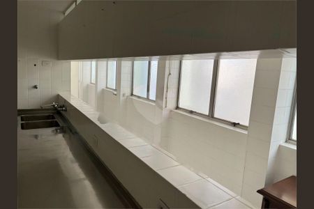Apartamento à venda com 3 quartos, 158m² em Santa Cecilia, São Paulo