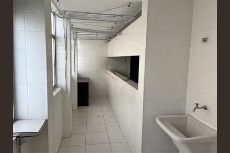 Apartamento à venda com 3 quartos, 158m² em Santa Cecilia, São Paulo