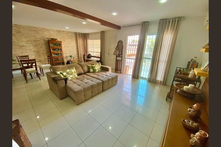 Casa de condomínio à venda com 357m², 4 quartos e 3 vagas