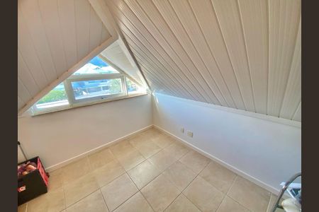Casa de condomínio à venda com 357m², 4 quartos e 3 vagas