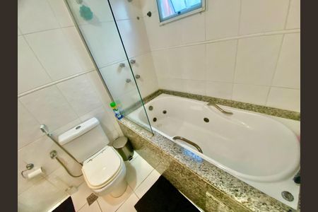 Casa de condomínio à venda com 357m², 4 quartos e 3 vagas