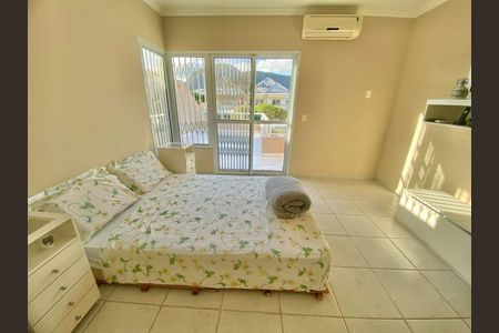 Casa de condomínio à venda com 357m², 4 quartos e 3 vagas