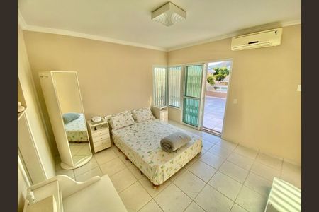 Casa de condomínio à venda com 357m², 4 quartos e 3 vagas