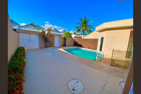 Casa de condomínio à venda com 357m², 4 quartos e 3 vagas