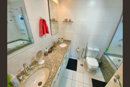 Casa de condomínio à venda com 357m², 4 quartos e 3 vagas