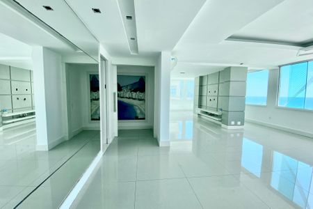 Apartamento para alugar com 200m², 4 quartos e 1 vaga Apartamento para alugar com 200m², 4 quartos e 1 vagaSala