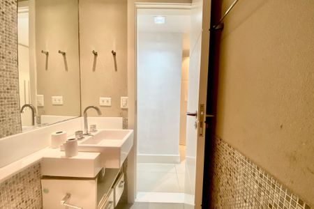 Apartamento para alugar com 200m², 4 quartos e 1 vaga Apartamento para alugar com 200m², 4 quartos e 1 vagaSuite 2