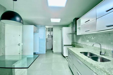 Apartamento para alugar com 200m², 4 quartos e 1 vaga Apartamento para alugar com 200m², 4 quartos e 1 vagaCozinha