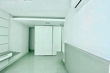 Apartamento para alugar com 200m², 4 quartos e 1 vaga Apartamento para alugar com 200m², 4 quartos e 1 vagaSuite