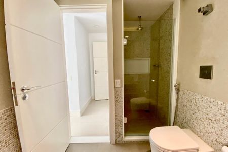 Apartamento para alugar com 200m², 4 quartos e 1 vaga Apartamento para alugar com 200m², 4 quartos e 1 vagaSuite