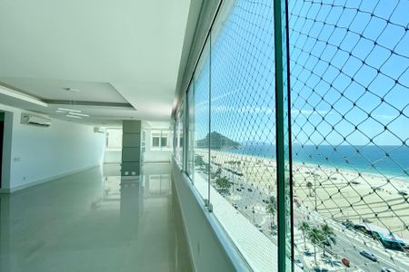 Apartamento para alugar com 200m², 4 quartos e 1 vaga Apartamento para alugar com 200m², 4 quartos e 1 vagaSala