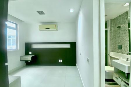 Apartamento para alugar com 200m², 4 quartos e 1 vaga Apartamento para alugar com 200m², 4 quartos e 1 vagaSuite 2