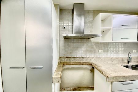 Apartamento para alugar com 200m², 4 quartos e 1 vaga Apartamento para alugar com 200m², 4 quartos e 1 vagaCozinha