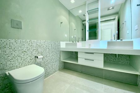 Apartamento para alugar com 200m², 4 quartos e 1 vaga