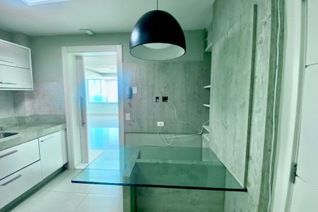 Apartamento para alugar com 200m², 4 quartos e 1 vaga Apartamento para alugar com 200m², 4 quartos e 1 vagaCozinha