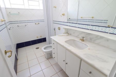 Casa para alugar com 266m², 4 quartos e 2 vagasBanheiro da Suíte