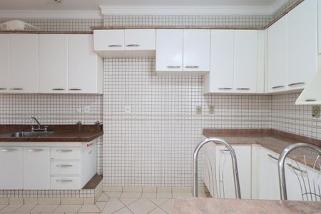 Casa para alugar com 266m², 4 quartos e 2 vagasCozinha