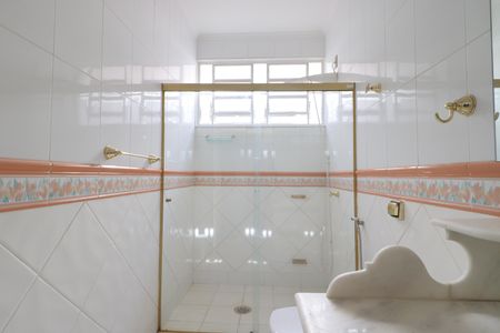 Casa para alugar com 266m², 4 quartos e 2 vagasBanheiro