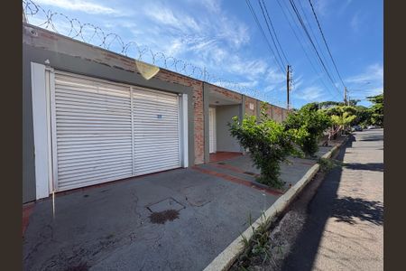Casa para alugar com 266m², 4 quartos e 2 vagas