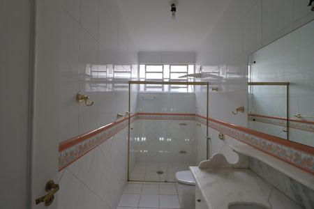 Casa para alugar com 266m², 4 quartos e 2 vagasBanheiro