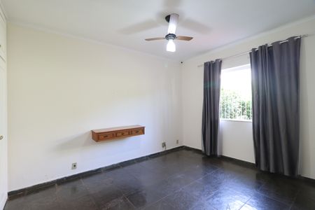 Casa para alugar com 266m², 4 quartos e 2 vagasSuíte