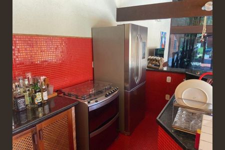 Casa à venda com 2 quartos, 230m² em Itaipu, Niterói