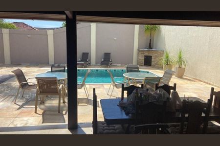 Casa à venda com 2 quartos, 230m² em Itaipu, Niterói