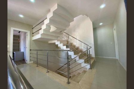 Casa de condomínio à venda com 545m², 4 quartos e 3 vagas