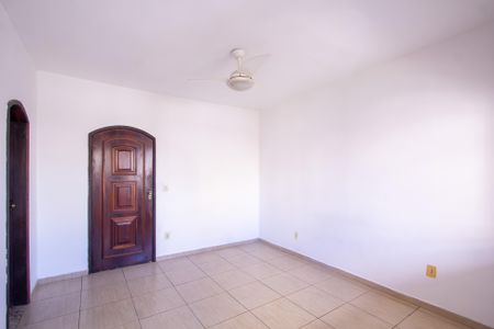 Sala de casa de condomínio para alugar com 3 quartos, 144m² em Mangueira, São Gonçalo
