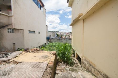 Quintal de casa à venda com 3 quartos, 180m² em Riacho das Pedras, Contagem