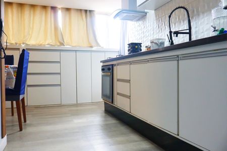 Apartamento para alugar com 63m², 2 quartos e 1 vagaCozinha 