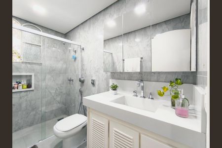 Casa à venda com 341m², 3 quartos e 3 vagasBanheiro 2