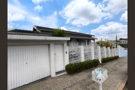 Casa à venda com 341m², 3 quartos e 3 vagasFachada